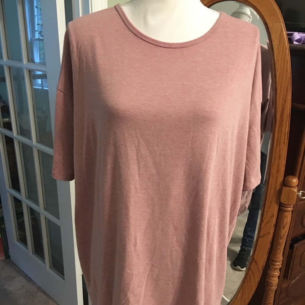 ⭐️Lularoe Medium Irma Shirt